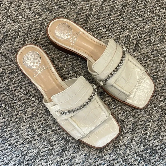 BNWT Vince Camuto Size 7 Shoes - Picture 1 of 2